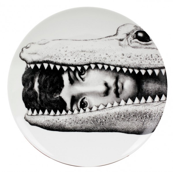 Fornasetti-Wandteller-233-Krokodil-Piero-Fornasetti
