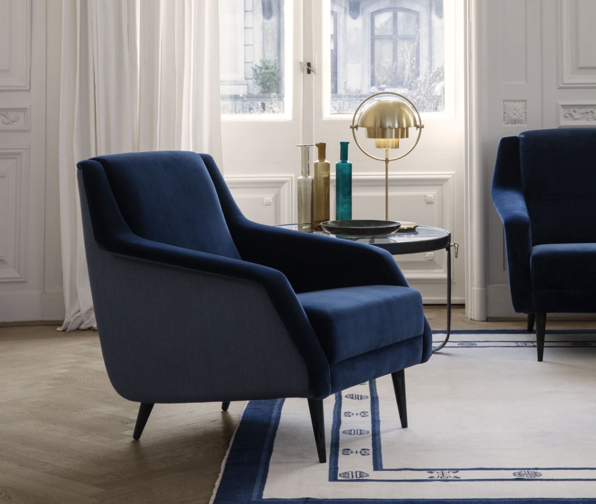 gubi_Multi-LiteTableLamp_CDC1Sofa_On