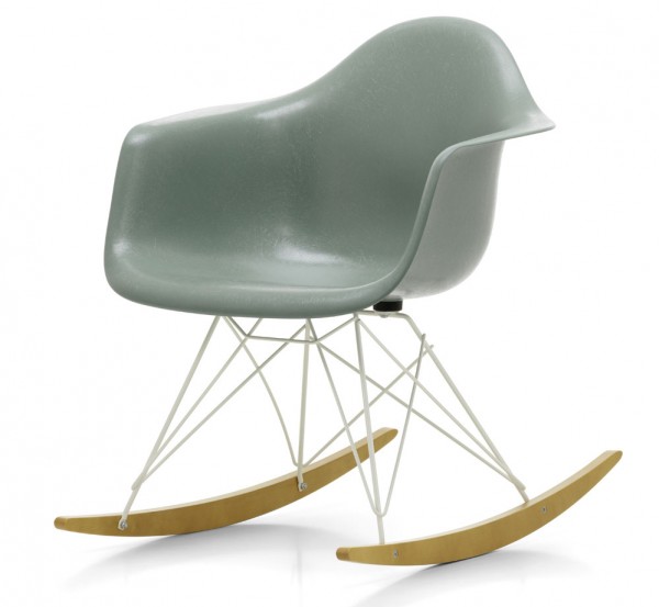 Eames-Fiberglass-arm-Chair-RAW-Vitra