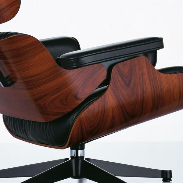 Vitra Eames Lounge Chair Palisander von Charles und Ray Eames I Vitra