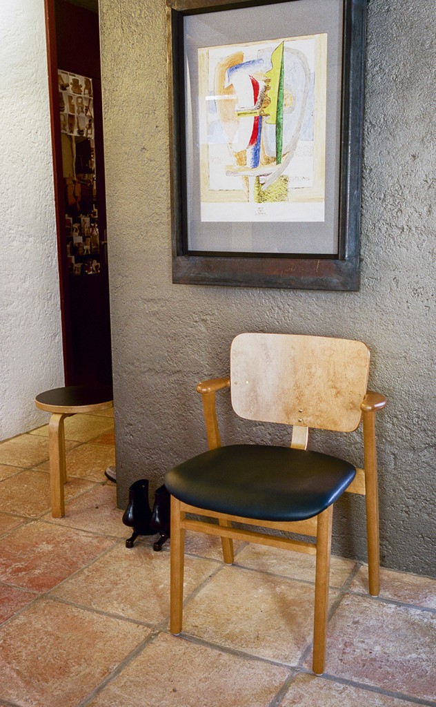 Artek_Tapiovaara_Domus_Chair_Finland_100_1__Photo_Zara_Pfeifer
