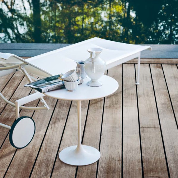 Knoll-Saarinen-Outdoor-Side-Table 