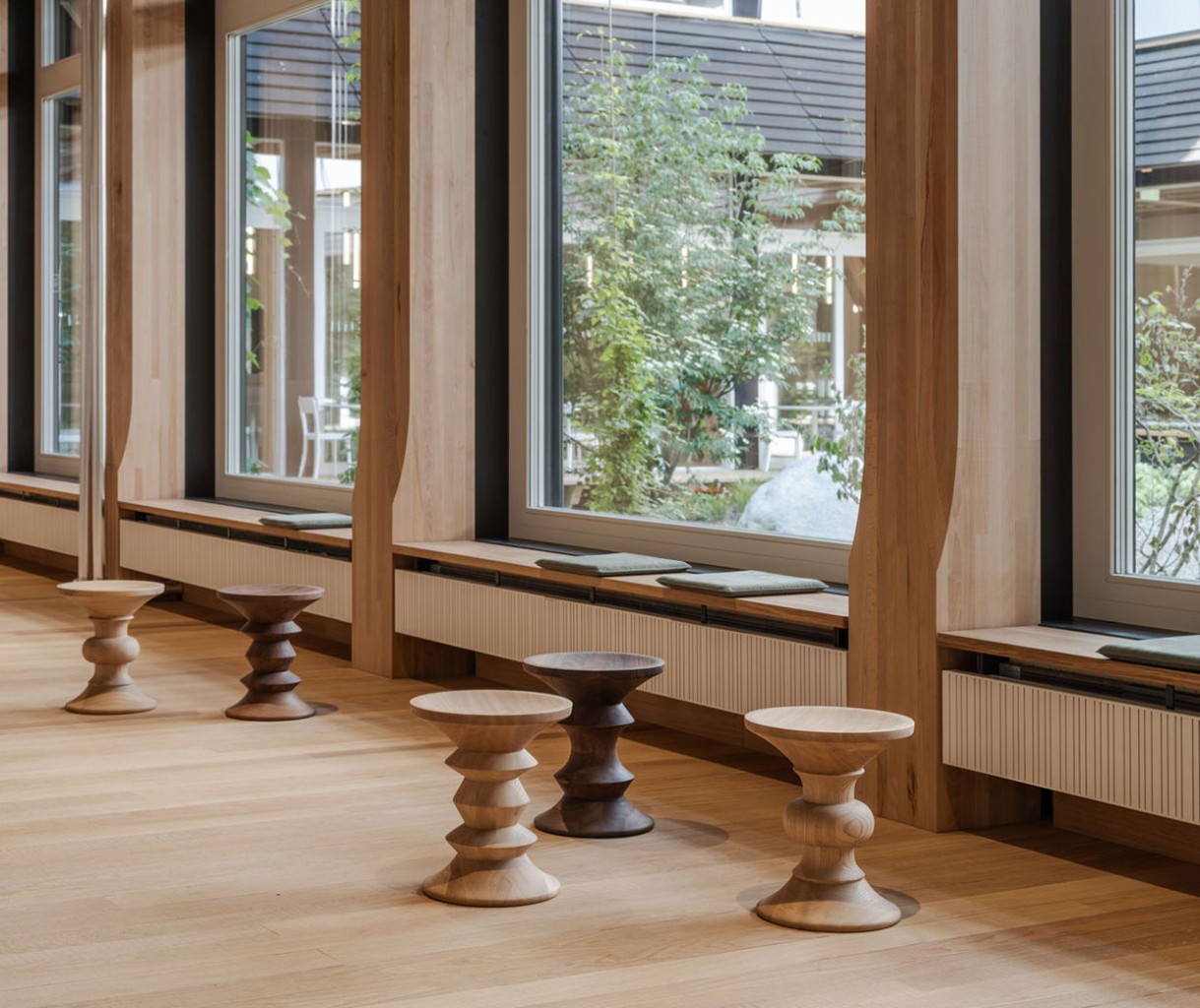 Eames-Stools_v_fullbleed_1440x