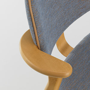 Gestell Birke Honig gebeizt, Stoff WOW Blue/Orce, Keder Leder Nougat