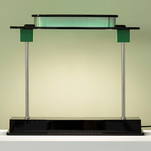 ettore-sottsass-Tischleuchte-Artemide 